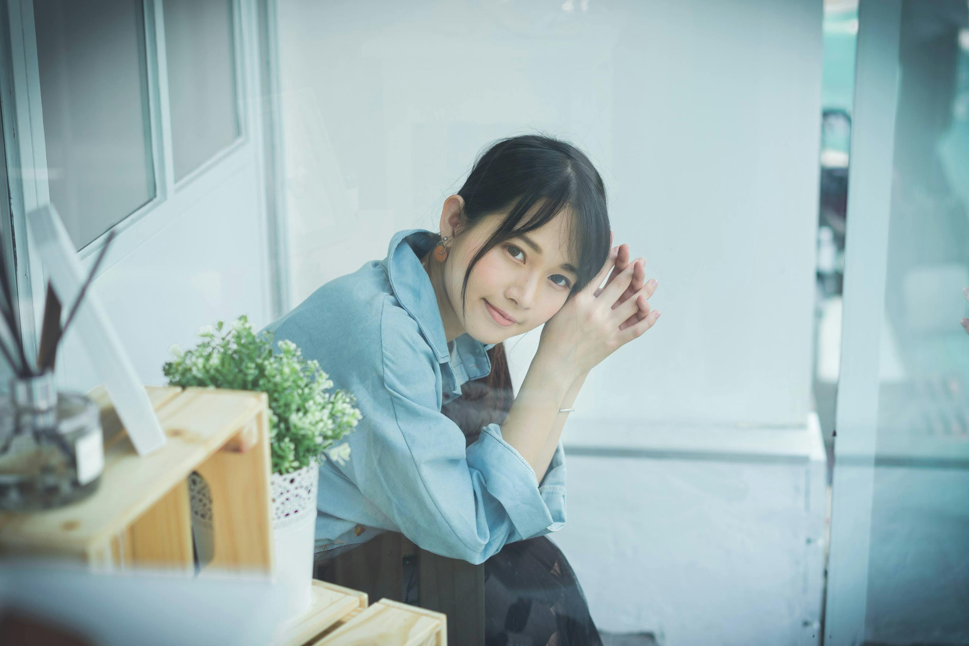 最新流行趋势下的高中生短发女孩时尚指南