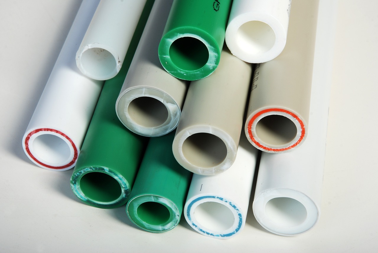 PVC-U给水管材价格详解，分析价格构成与影响因素