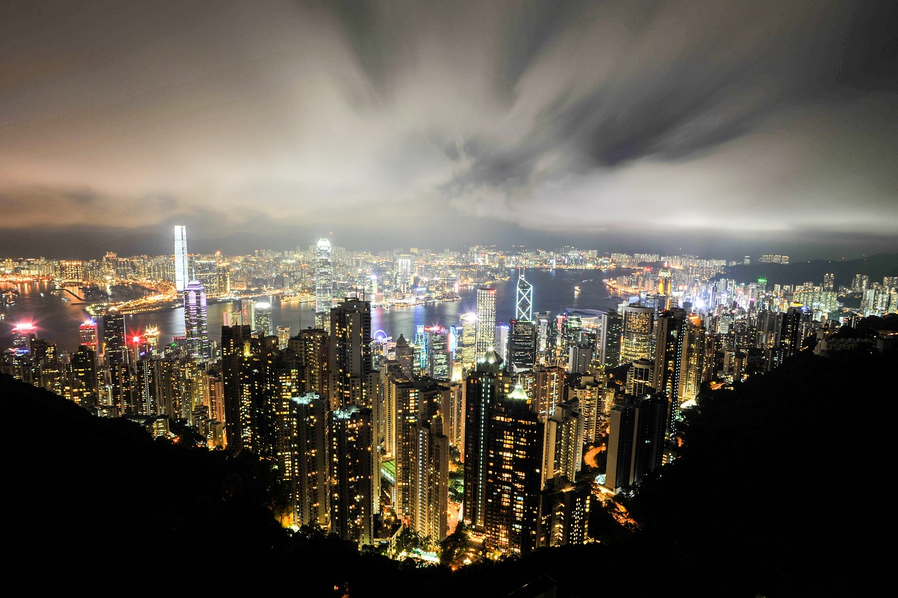 最新户外照明设备，点亮城市的每个角落