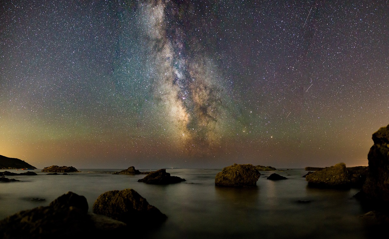 四月明星乱斗，璀璨星空的激烈角逐
