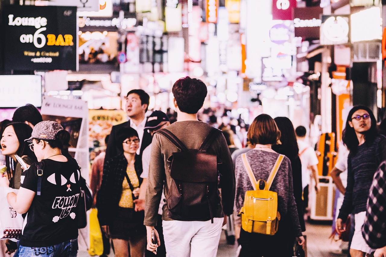 揭秘全新韩国女子组合，四月的璀璨星辰亮相舞台