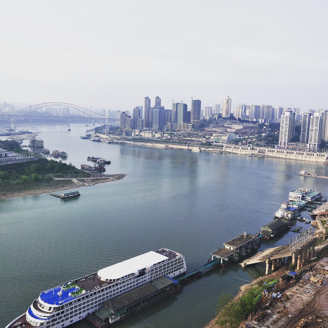 五月香港风景探索，繁花似锦的城市魅力最新视频